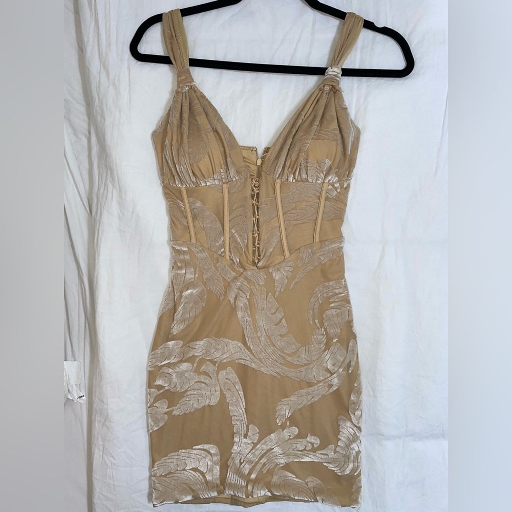Oh Polly short beige dress